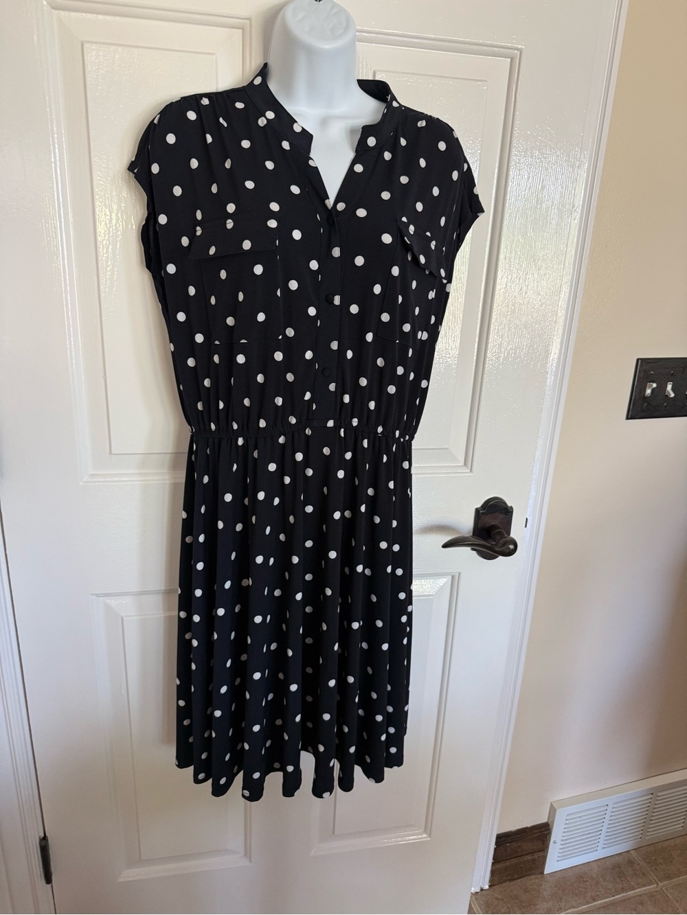 dress Roz & Ali size L black and white polka dot